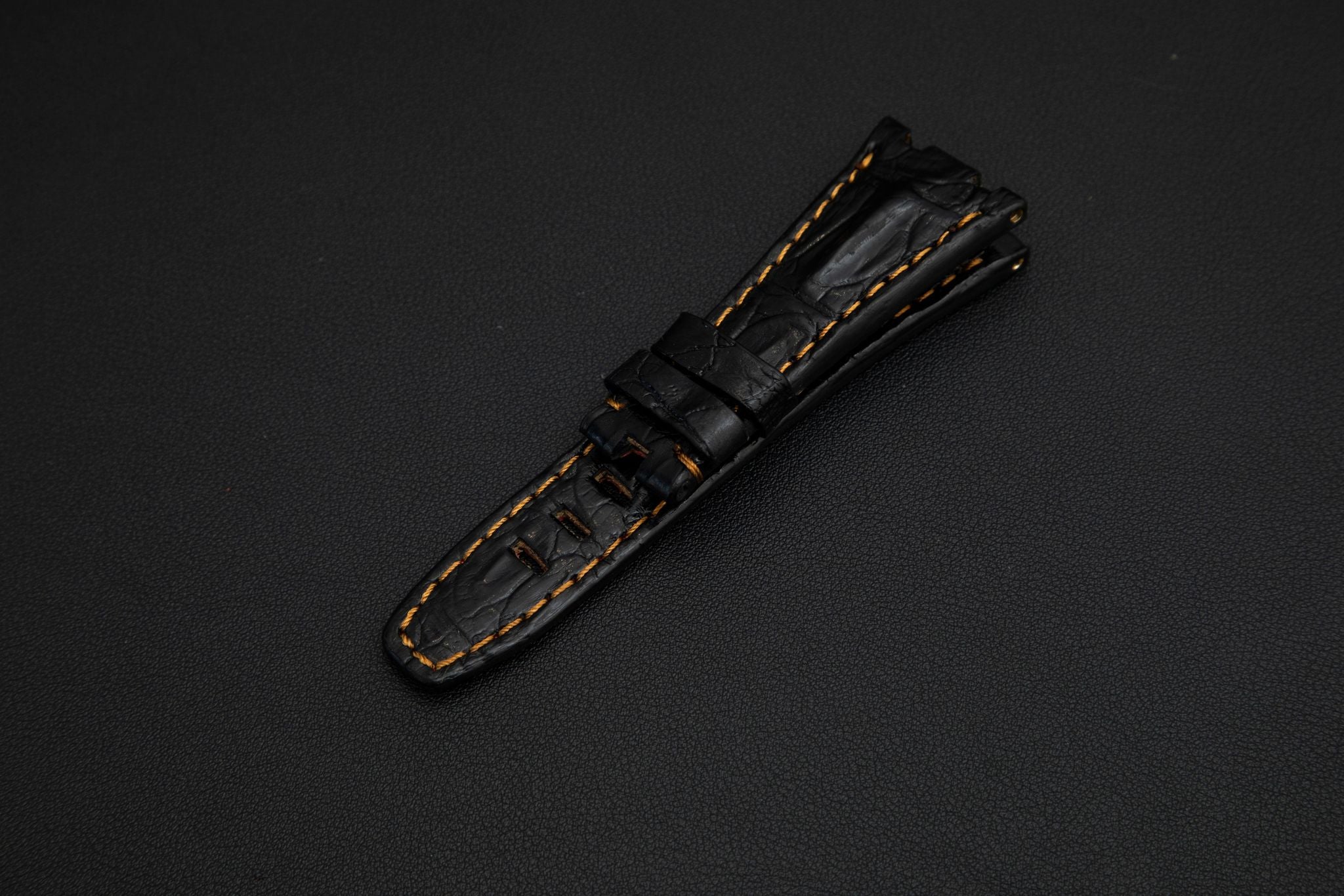 BLACK CROCODILE HORNBACK LEATHER STRAP