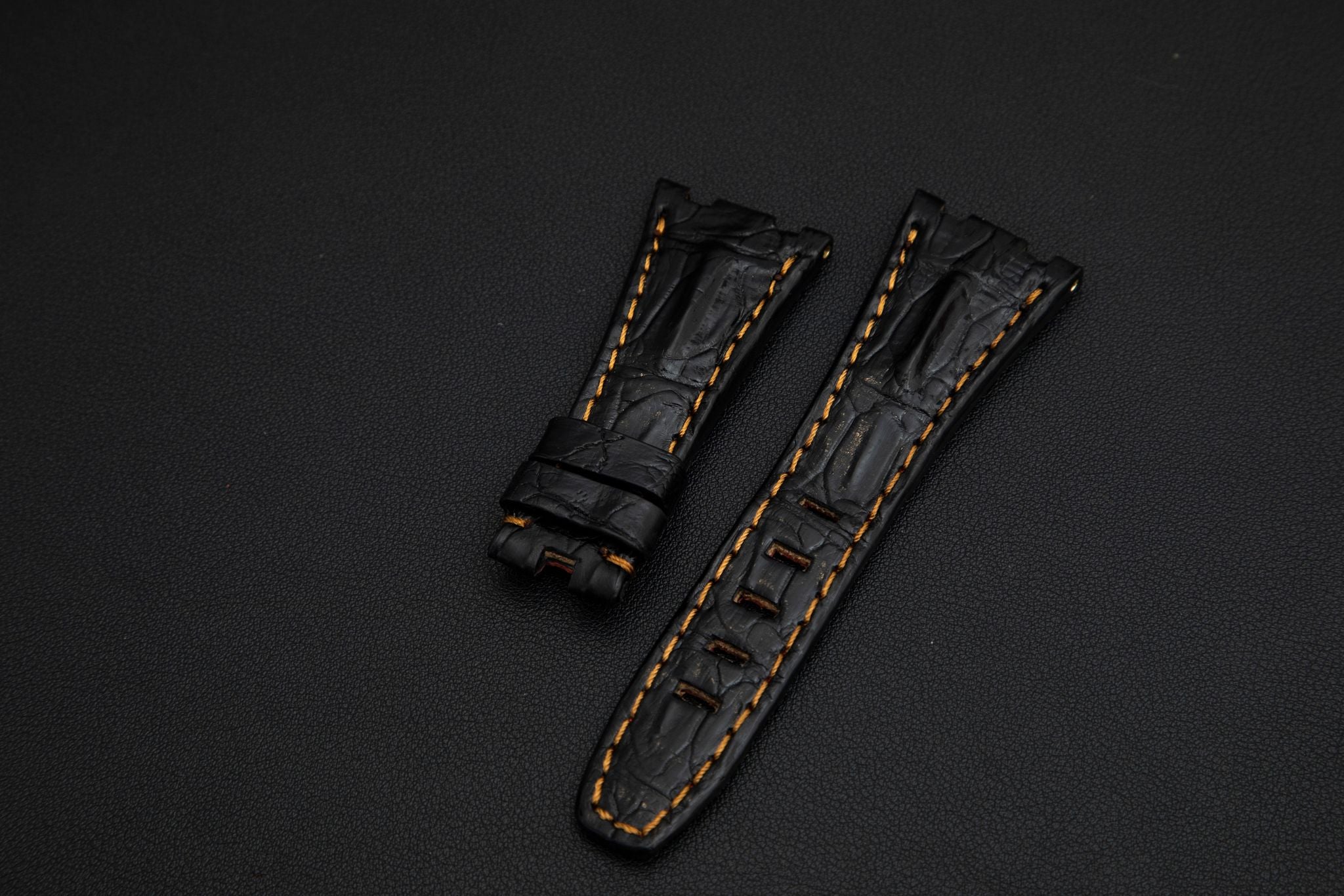 BLACK CROCODILE HORNBACK LEATHER STRAP
