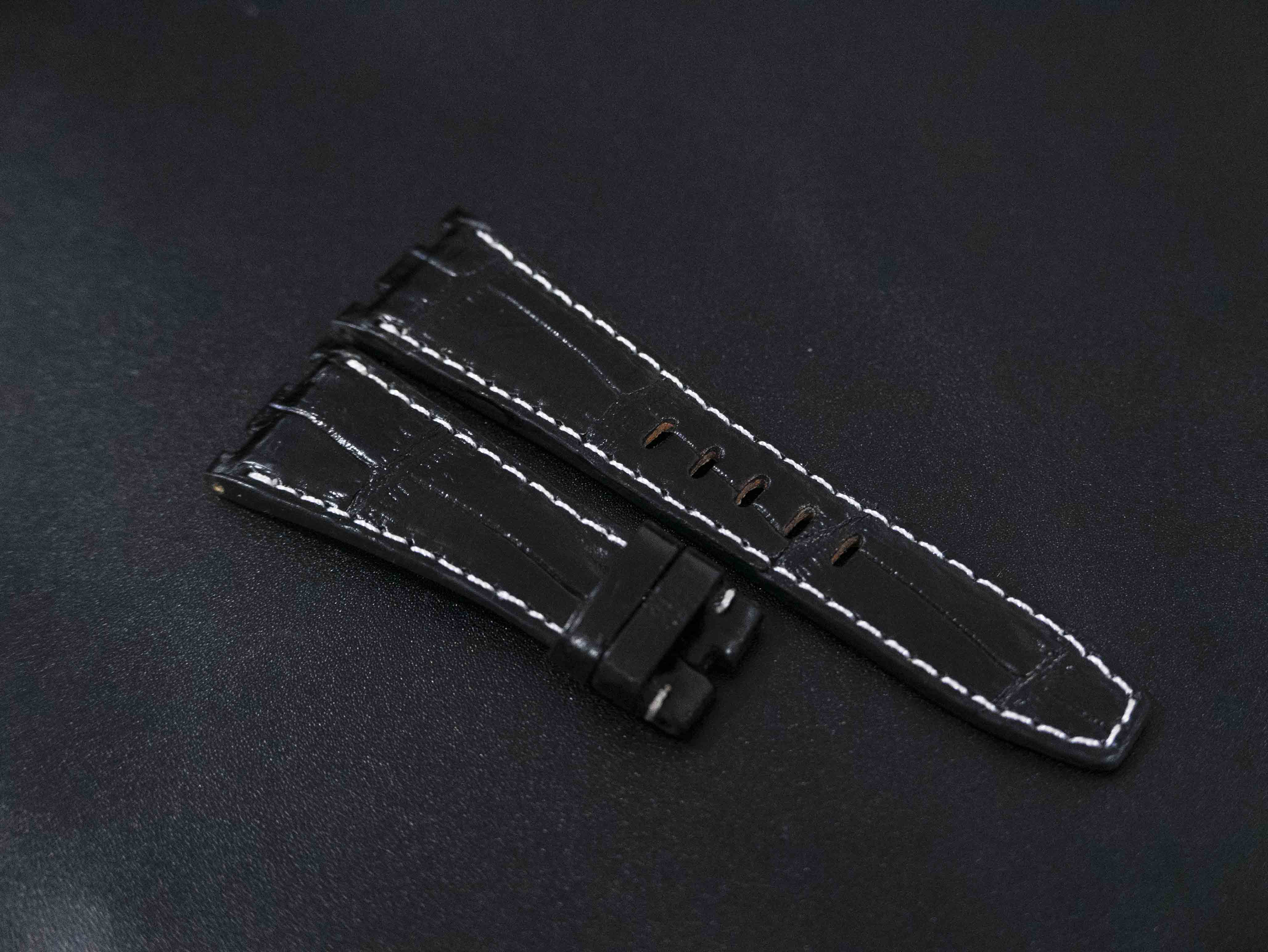 BLACK CROCODILE BELLY LEATHER STRAP
