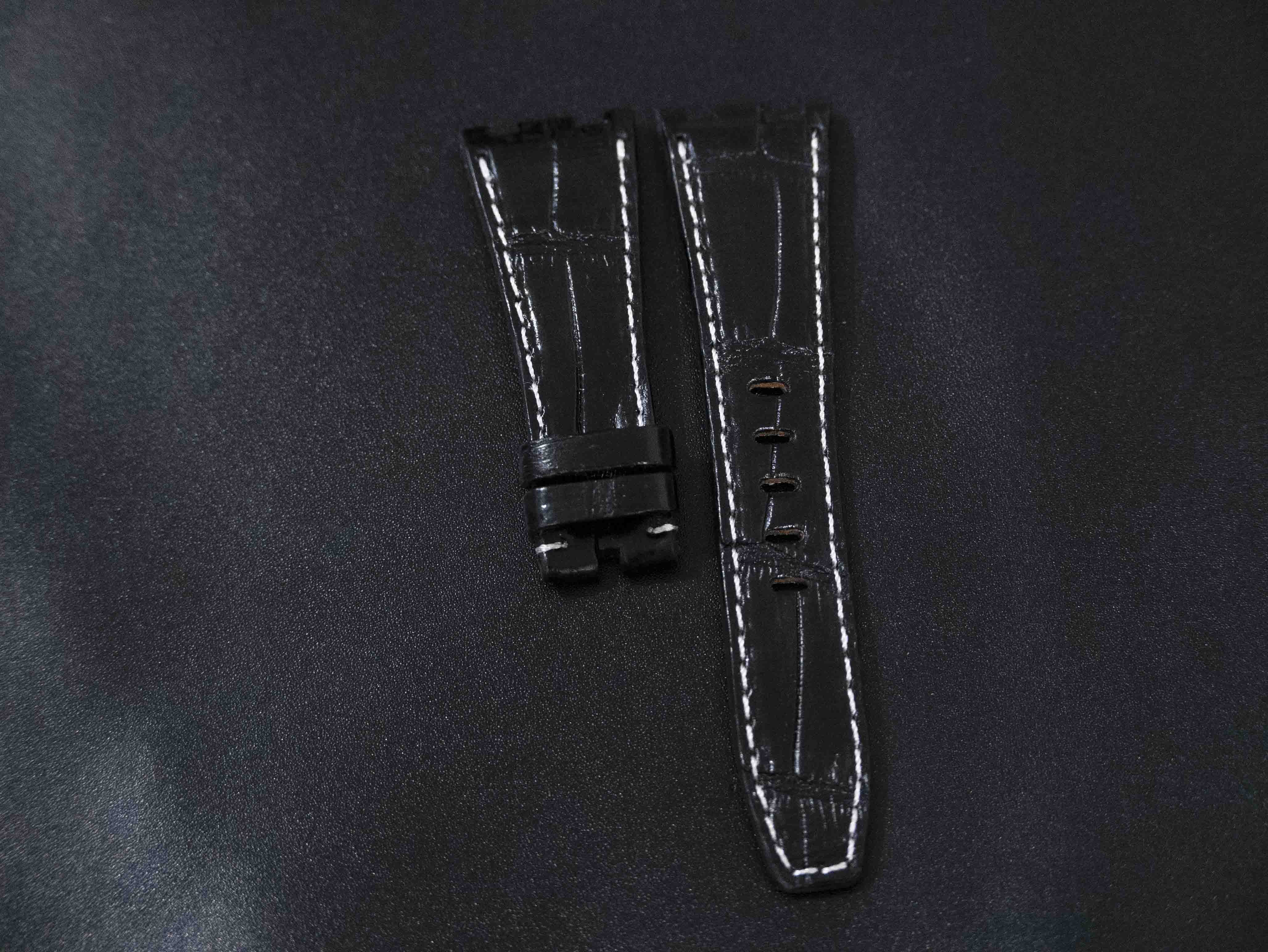BLACK CROCODILE BELLY LEATHER STRAP
