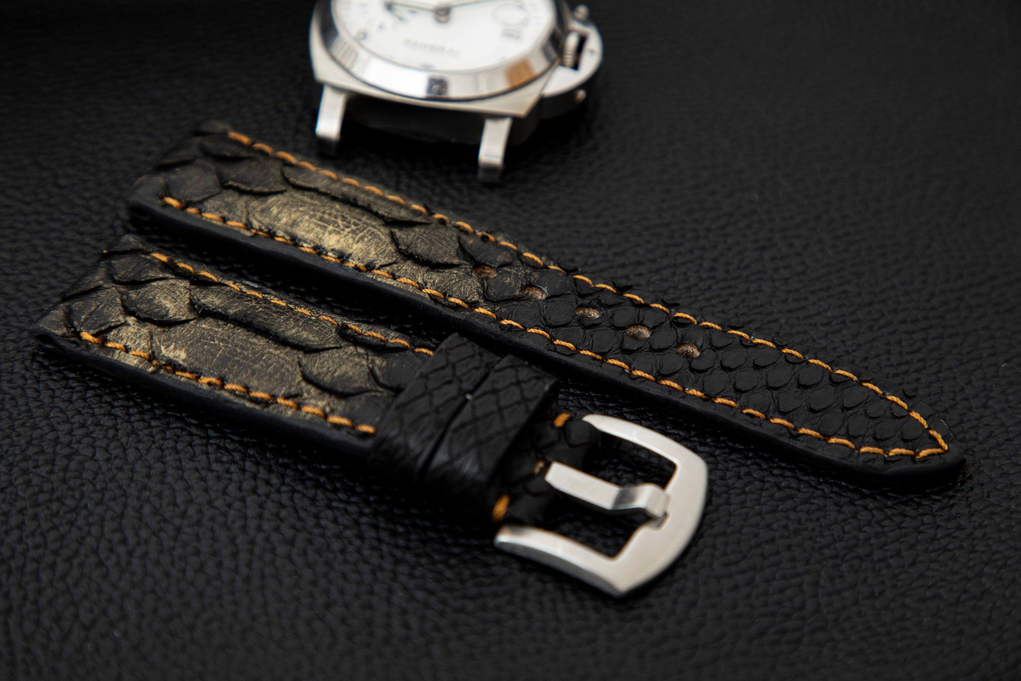 BLACK&GOLD PYTHON LEATHER STRAP - Lac Crado 
