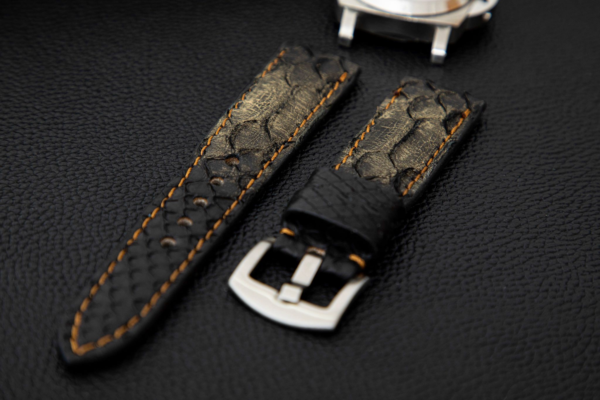 BLACK&GOLD PYTHON LEATHER STRAP - Lac Crado 