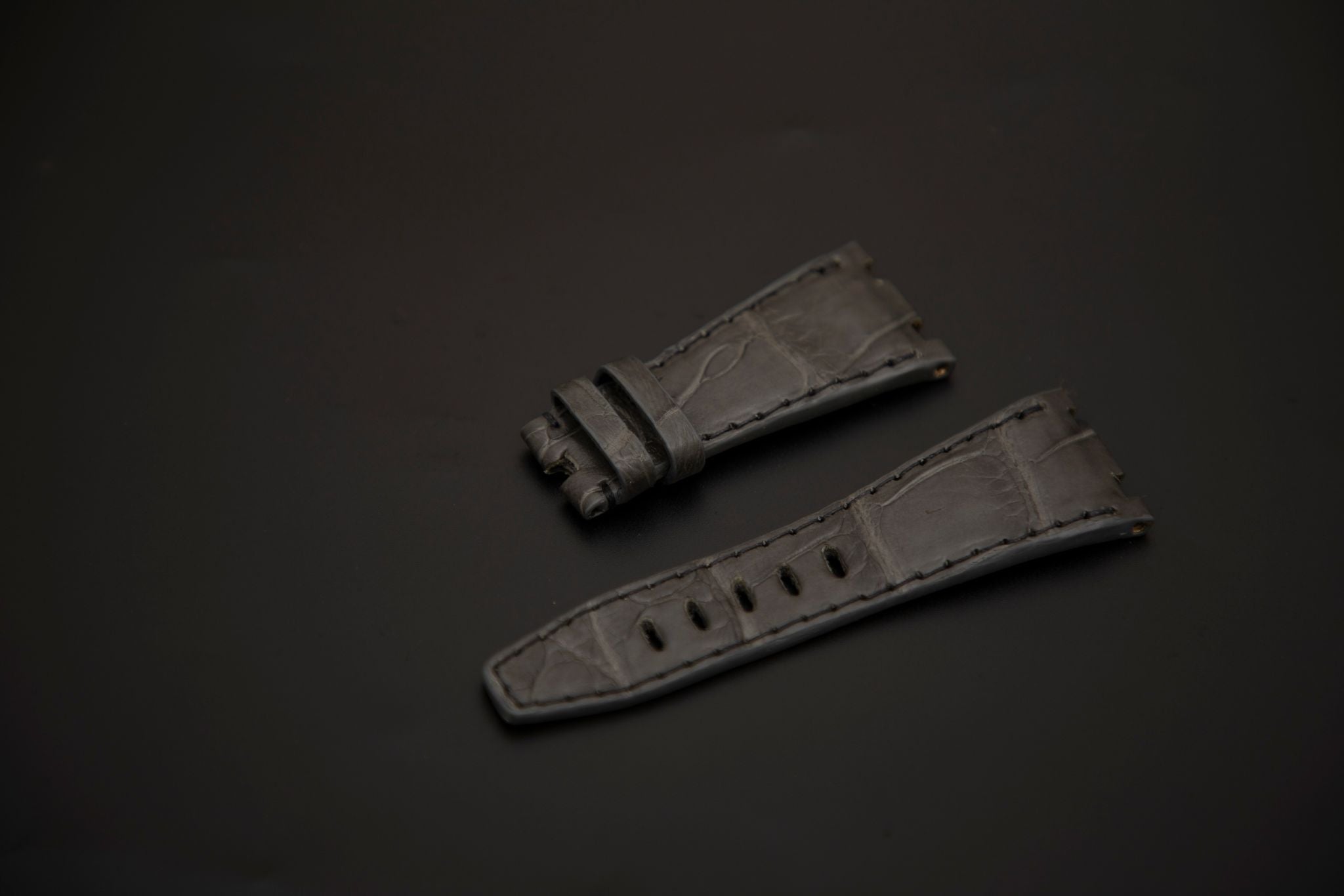 GREY CROCODILE BELLY LEATHER STRAP