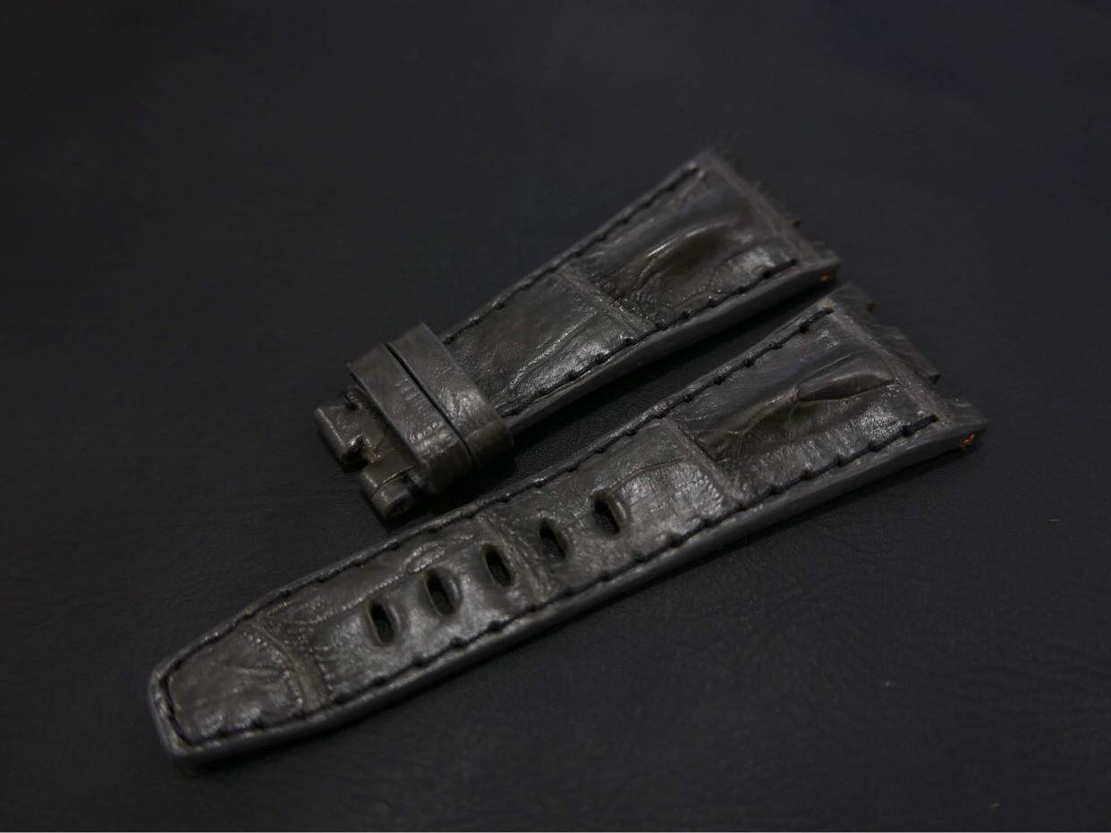 GREY CROCODILE HORNBACK LEATHER STRAP - Lac Crado 
