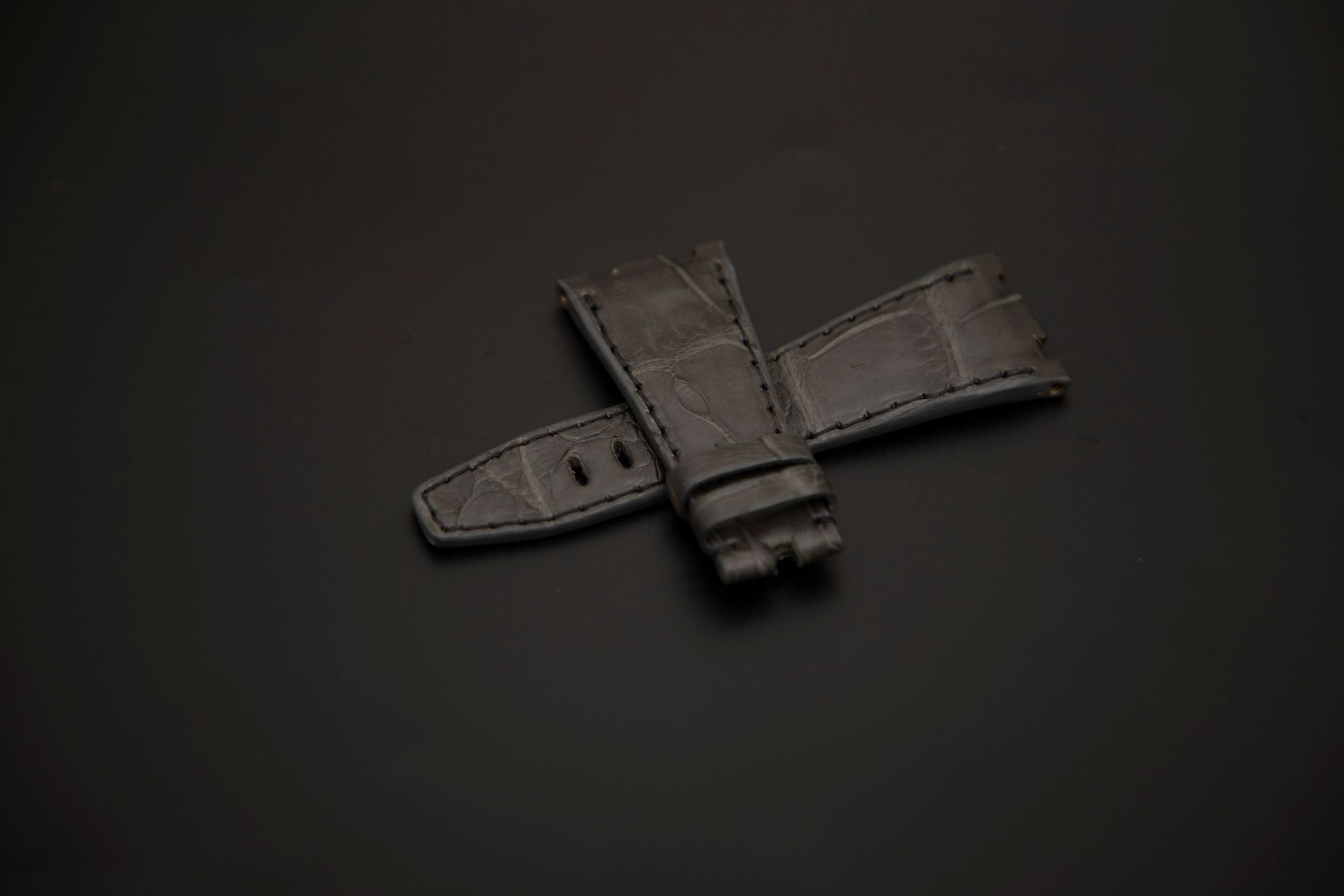 GREY CROCODILE BELLY LEATHER STRAP