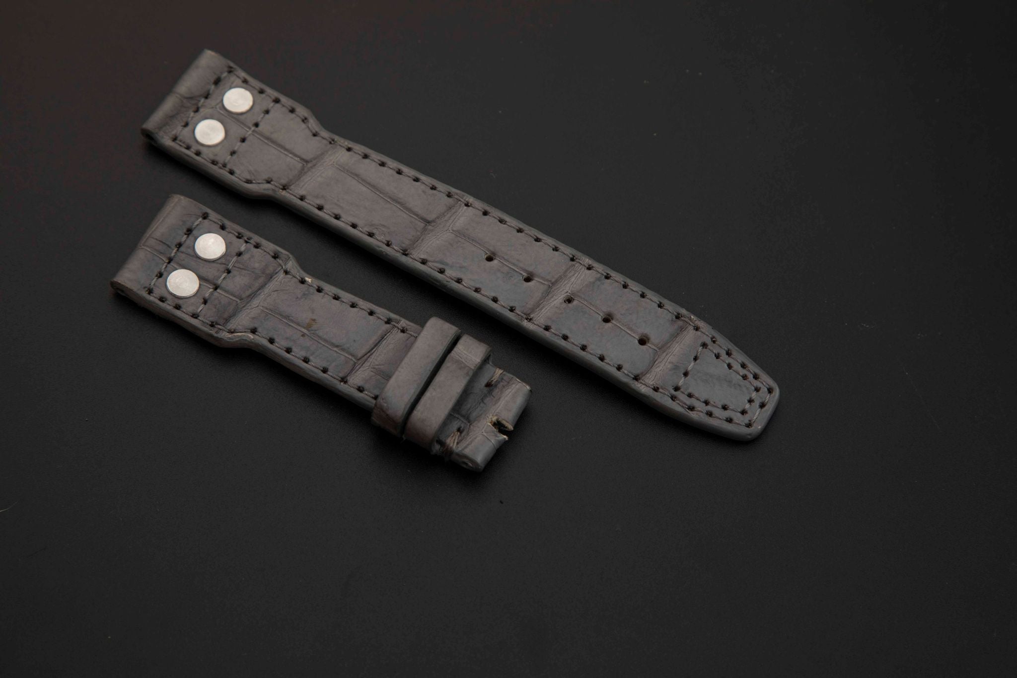 GREY CROCODILE BELLY LEATHER STRAP