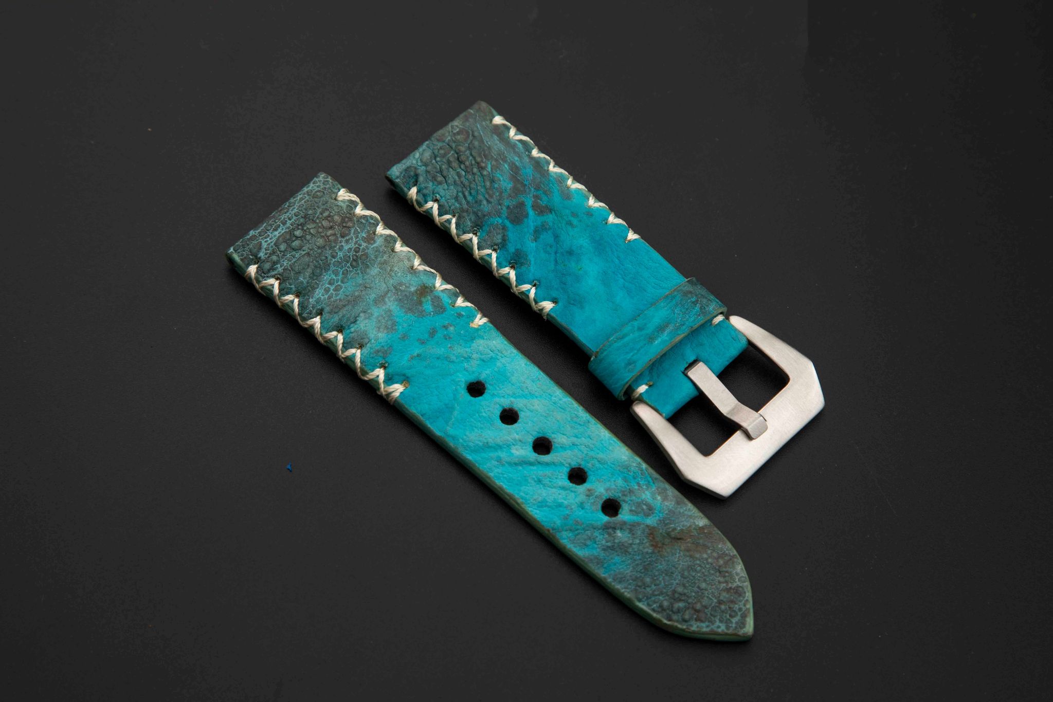 BLUE TOAD LEATHER STRAP