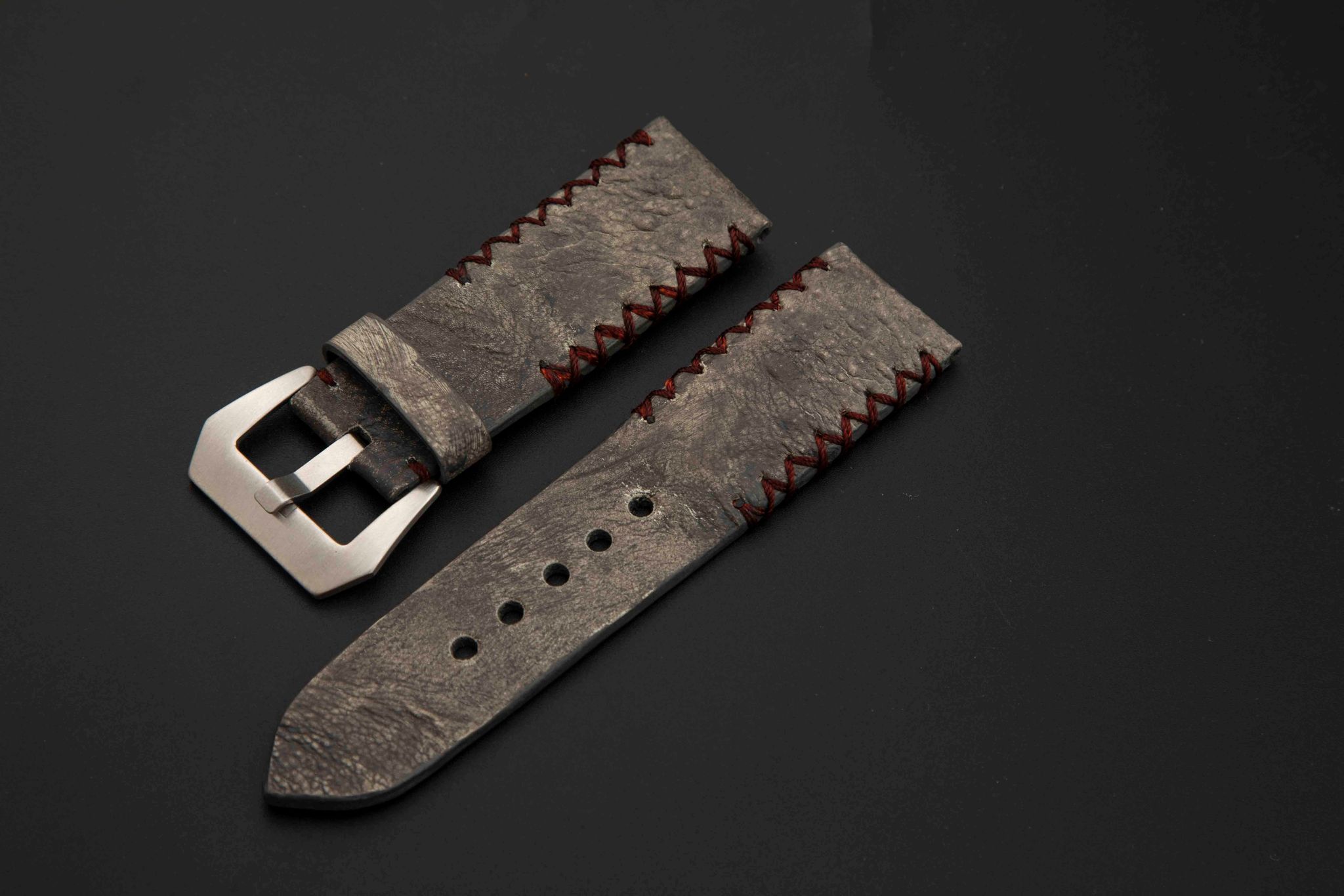 GREY TOAD LEATHER STRAP