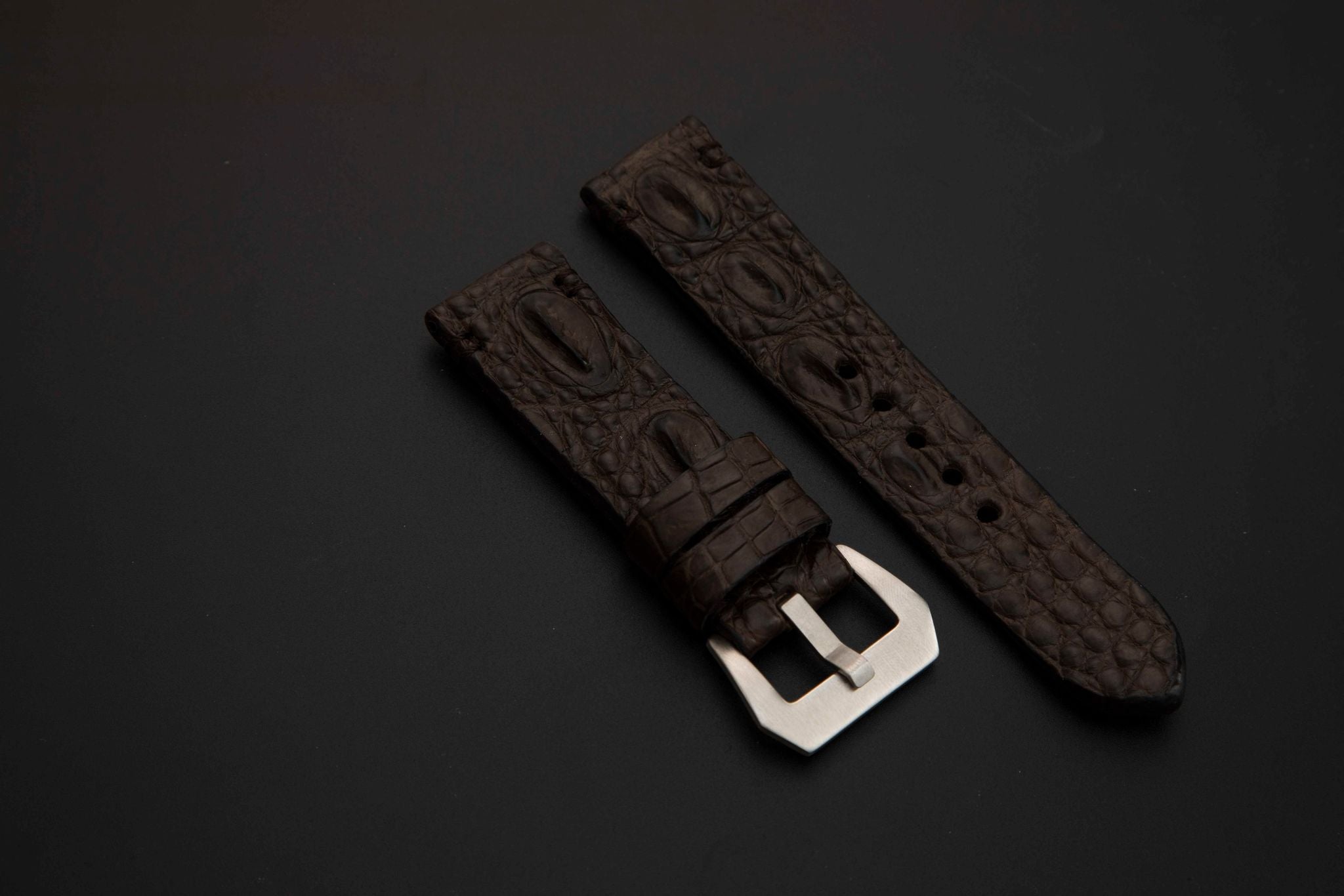 BROWN CROCODILE HORNBACK LEATHER STRAP