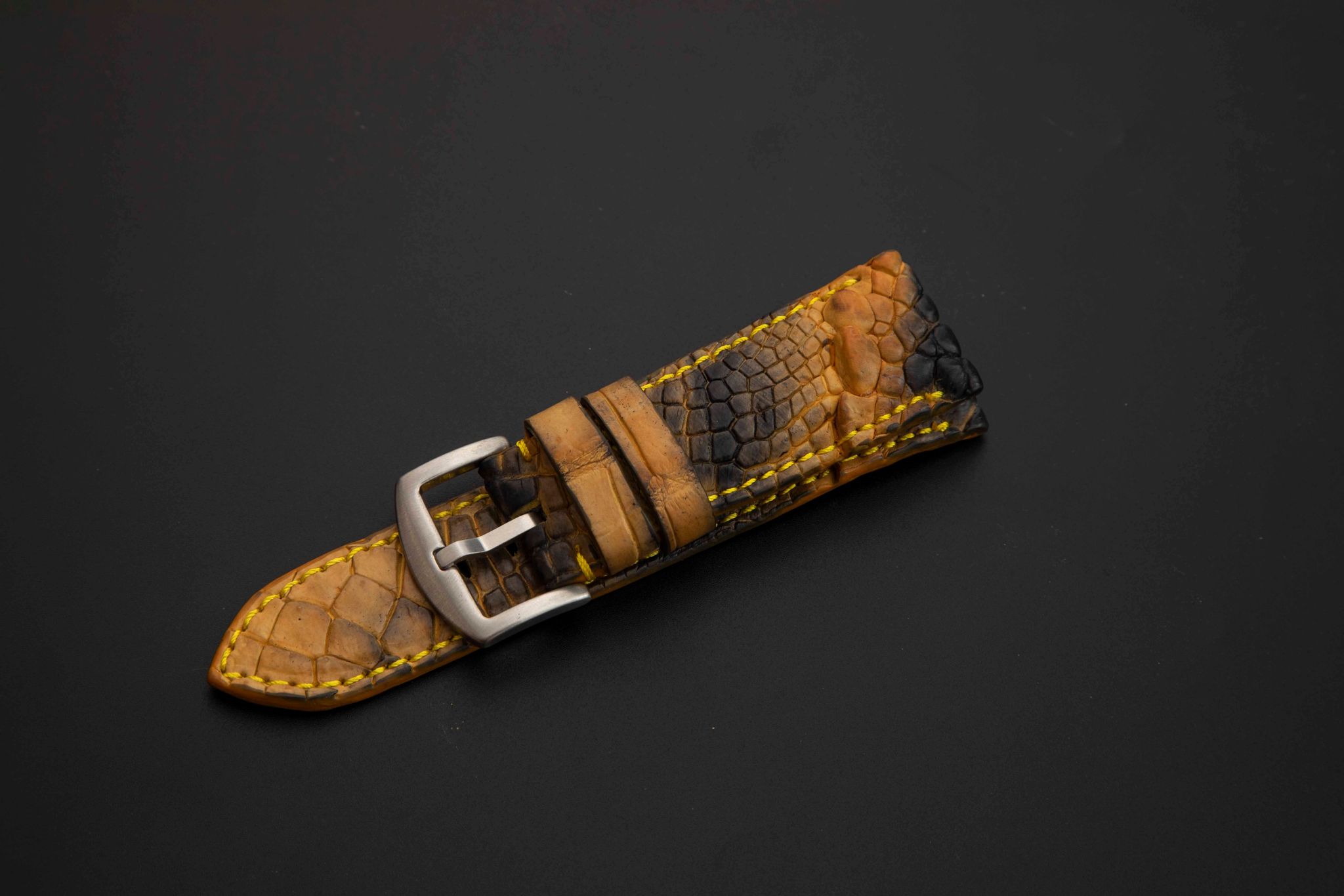 YELLOW&BLACK CROCODILE HORNBACK LEATHER STRAP