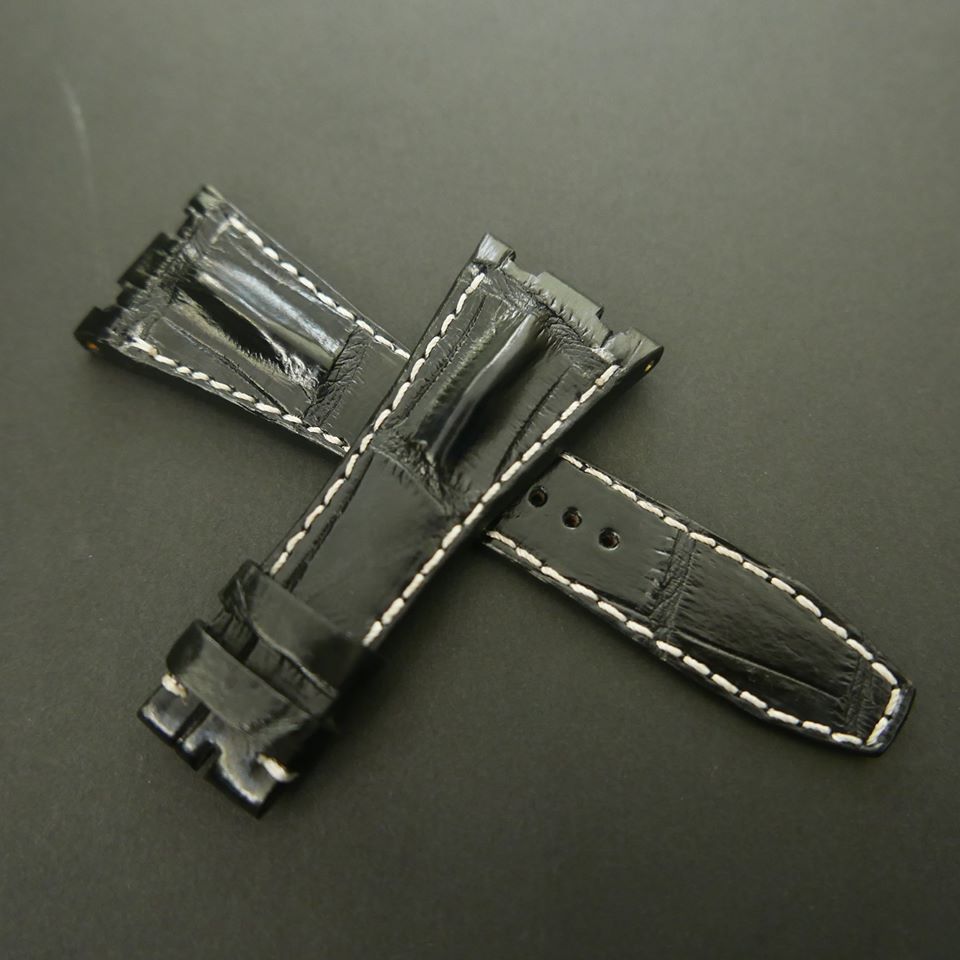 BLACK CROCODILE HORNBACK LEATHER STRAP