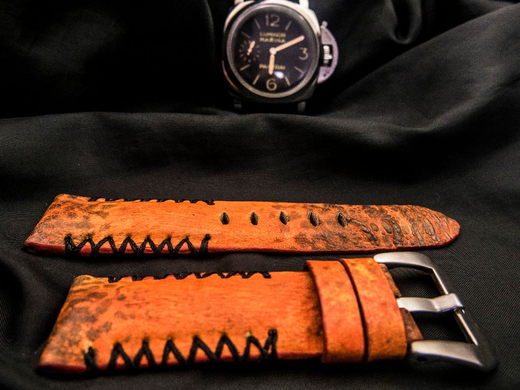 ORANGE TOAD LEATHER STRAP - Lac Crado 