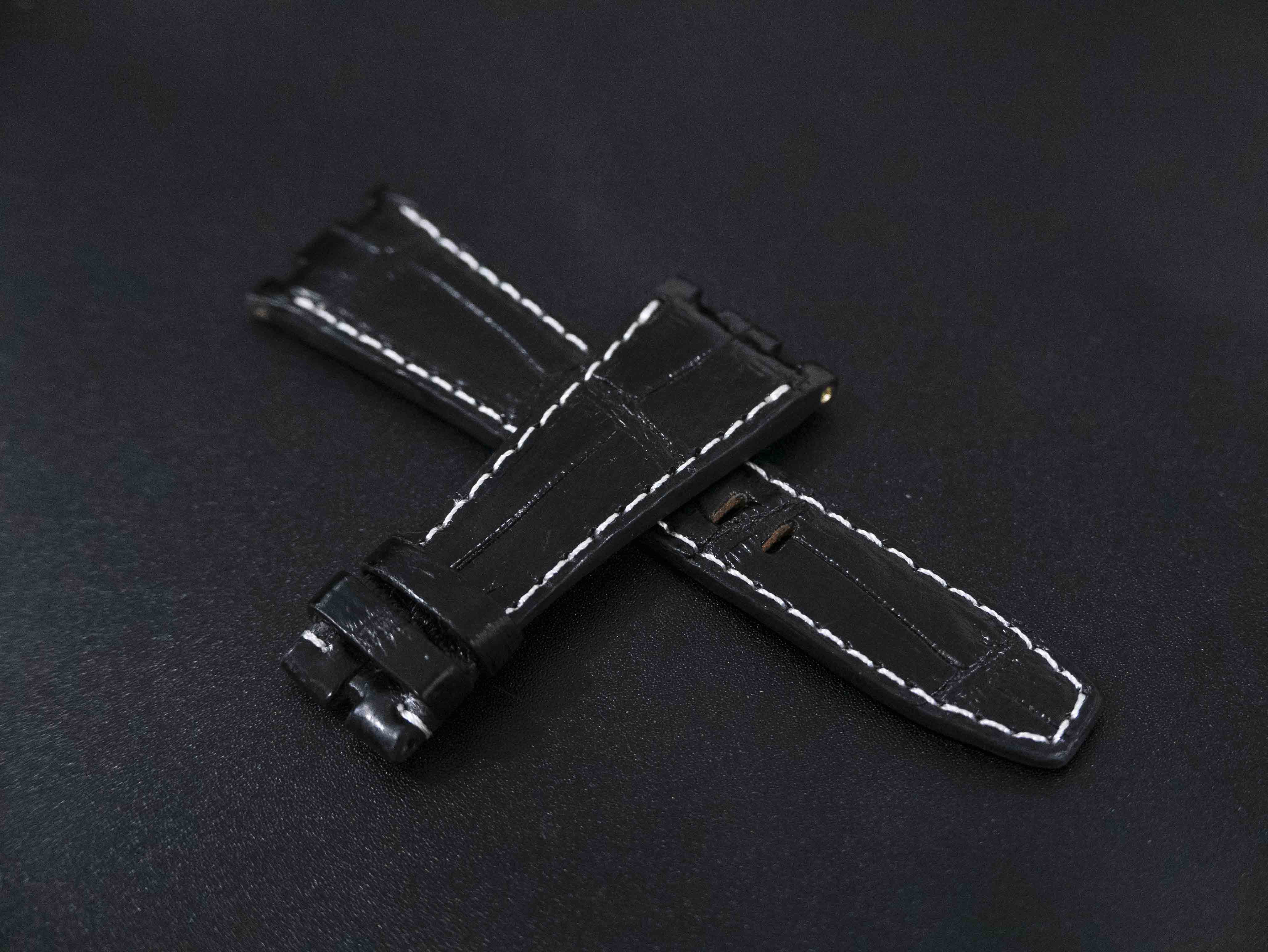 BLACK CROCODILE BELLY LEATHER STRAP