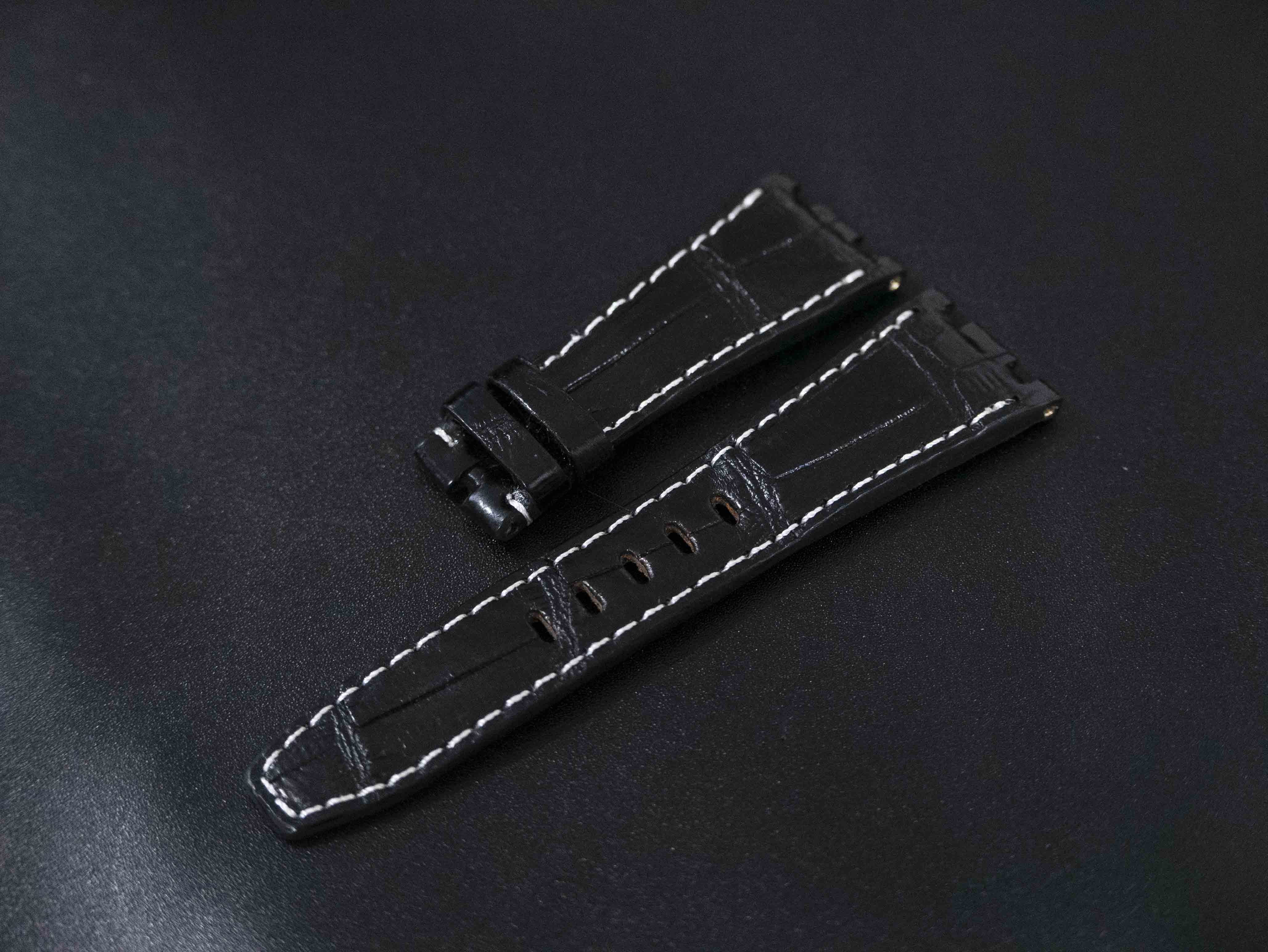 BLACK CROCODILE BELLY LEATHER STRAP