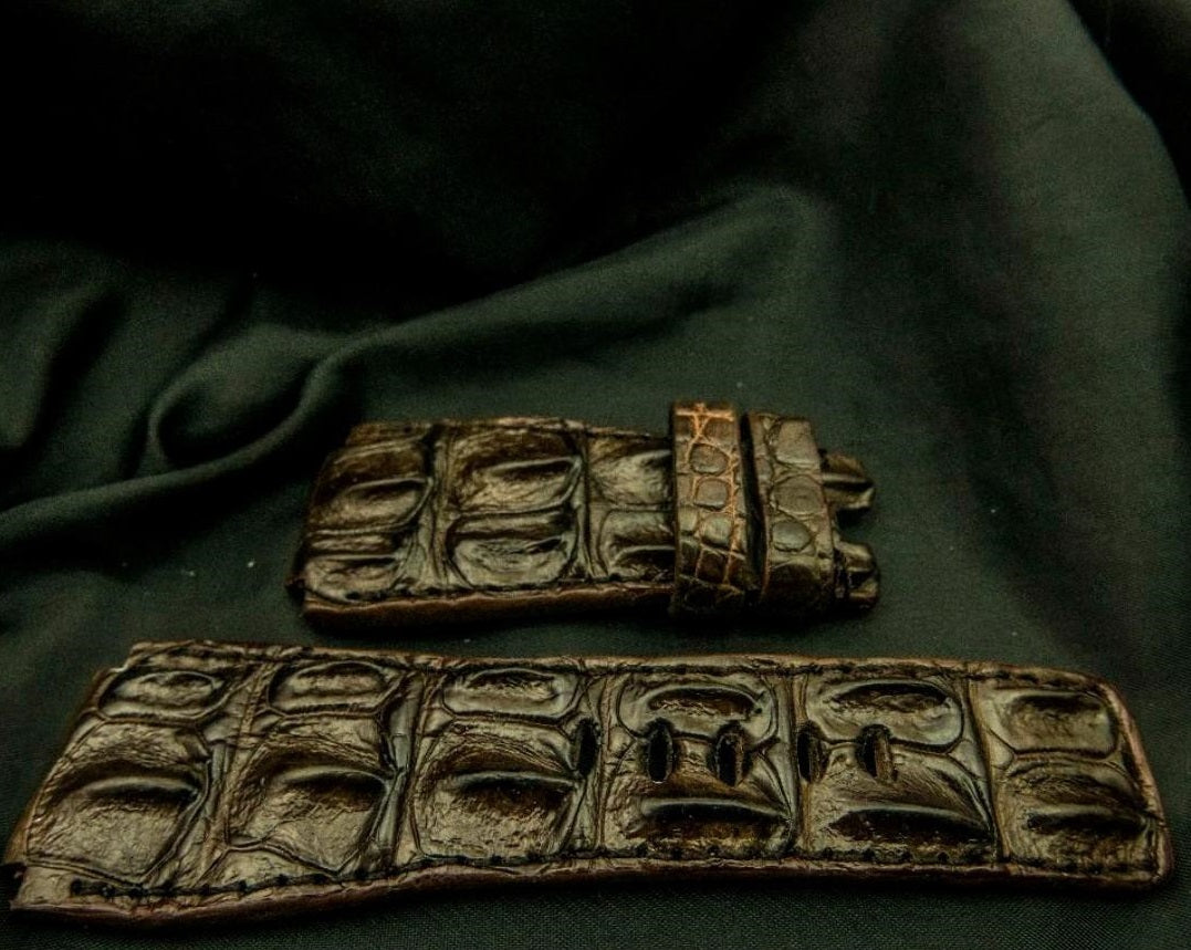 BROWN CROCODILE HORNBACK LEATHER STRAP