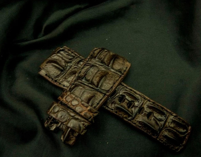 BROWN CROCODILE HORNBACK LEATHER STRAP