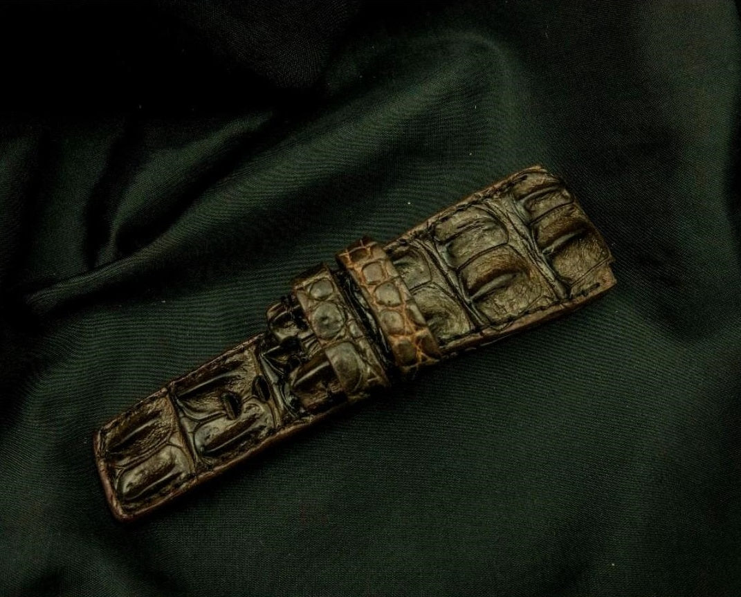BROWN CROCODILE HORNBACK LEATHER STRAP