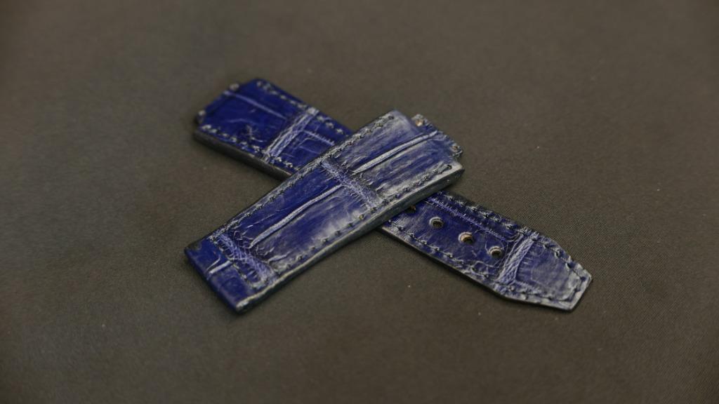 BLUE CROCODILE BELLY LEATHER STRAP